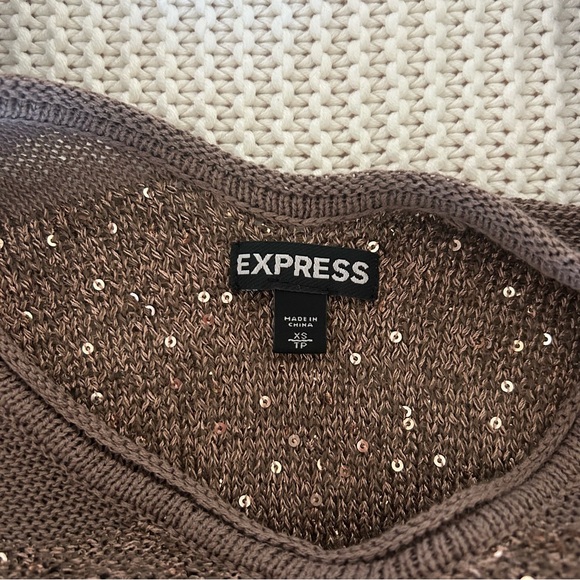 Express Top - Picture 3 of 6